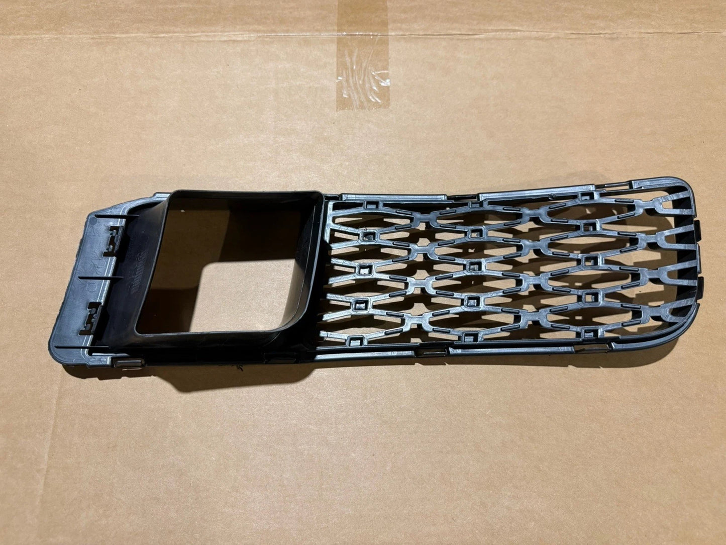 2018-2020 Rolls Royce Ghost Front Bumper Lower Grille Right Passenger Side 51117446961 New