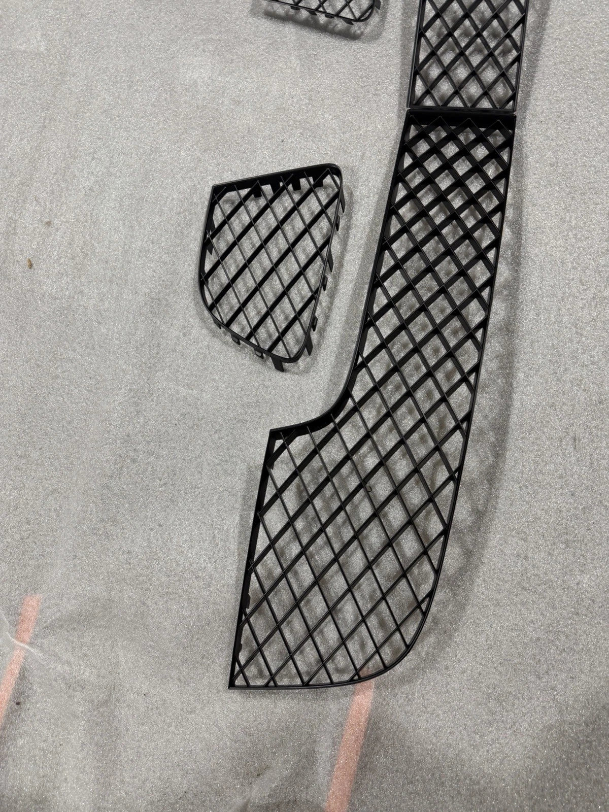 12-15 Bentley Continental GT GTC W12 Front Bumper Lower Grille Set Left Right