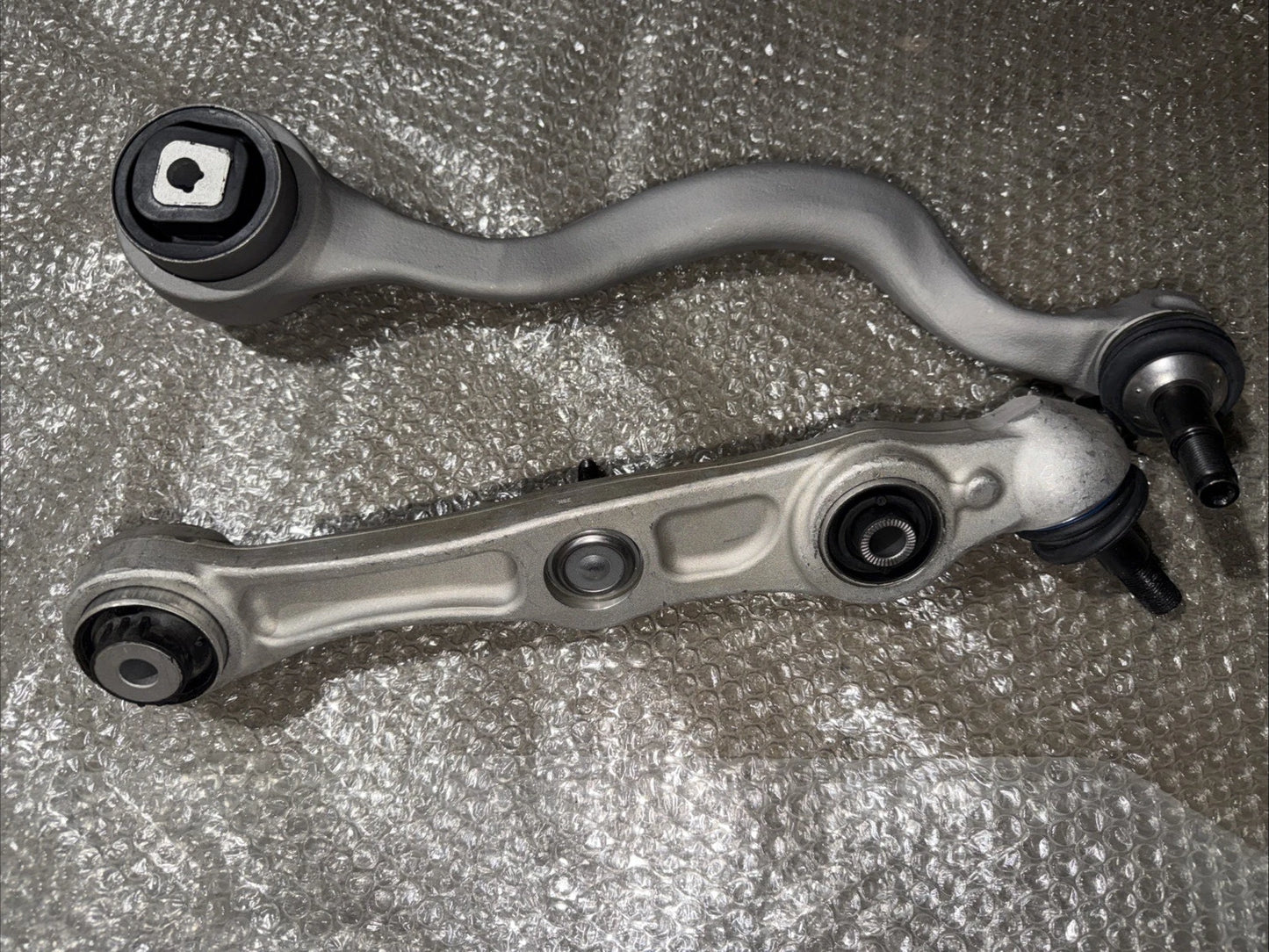 Rolls Royce Cullinan Left Lower Wishbone Tension Strut Set Driver Side 31106893395 31106872717