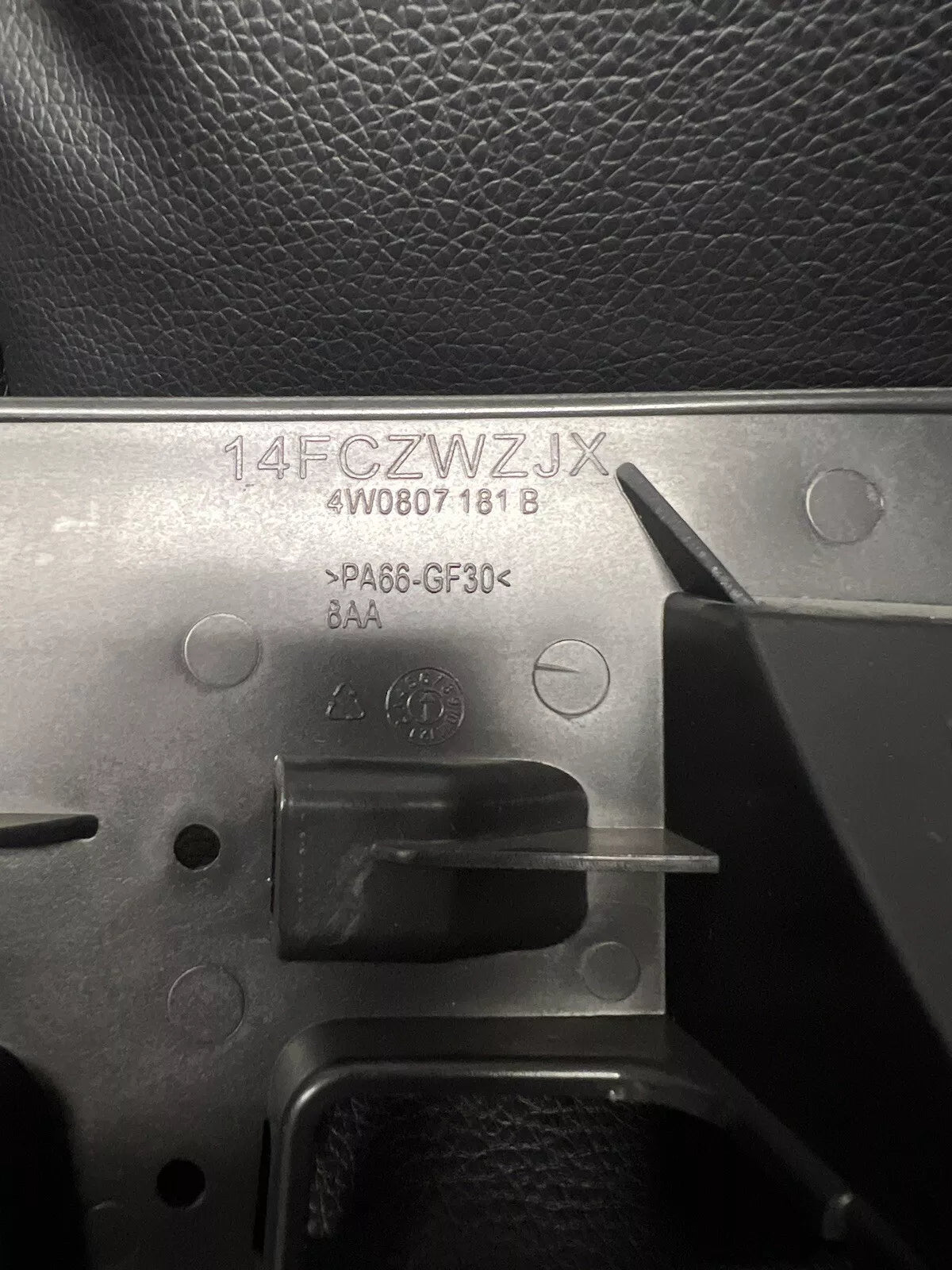 2014-2019 Bentley Flying Spur Radiator Grille Bracket Support 4W0807181B