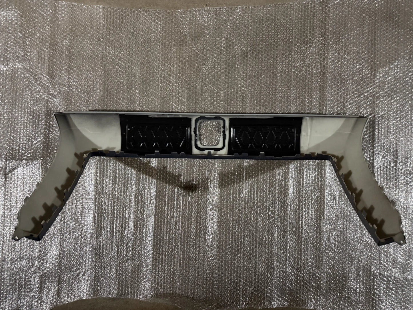 2015-2017 Rolls Royce Ghost Front Radiator Grille Frame Surround Trim New 51117375259