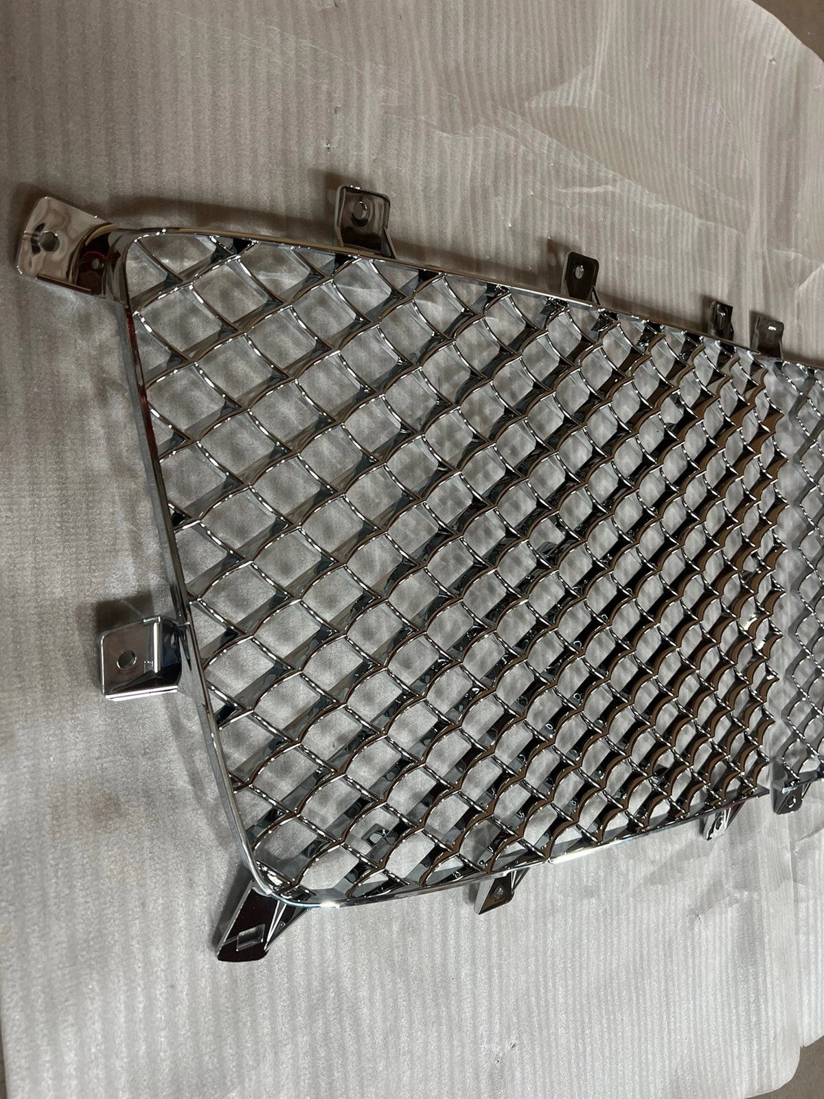 2017-2020 Bentley Bentayga Front Bumper Main Radiator Grille Mesh Chrome