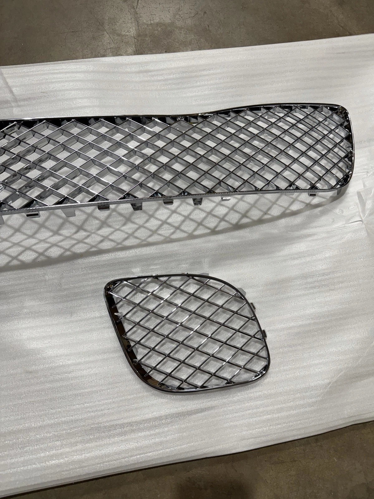 09-13 Bentley Continental Flying Spur Lower Bumper Mesh Grille Set Chrome