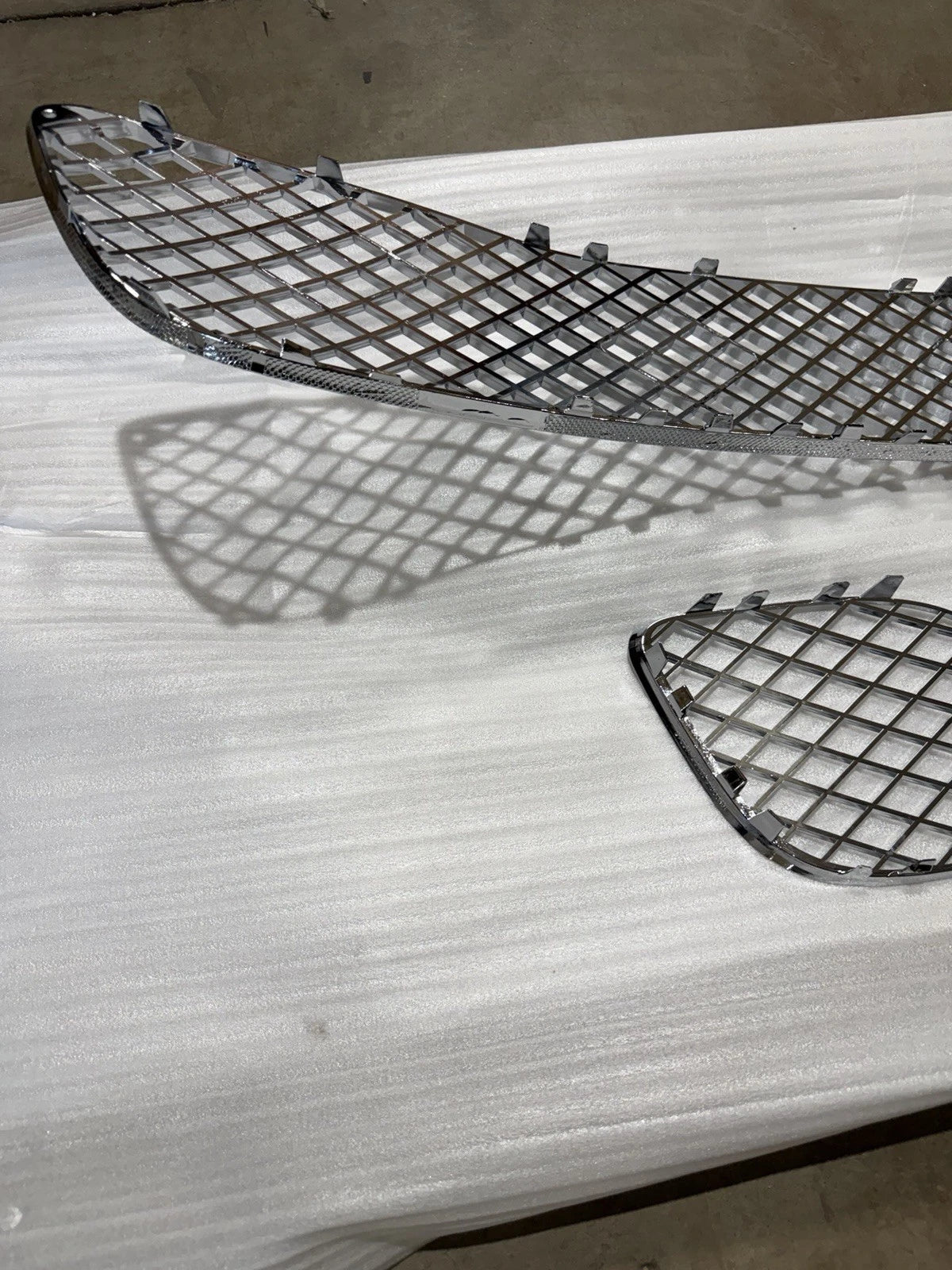 09-13 Bentley Continental Flying Spur Lower Bumper Mesh Grille Set Chrome