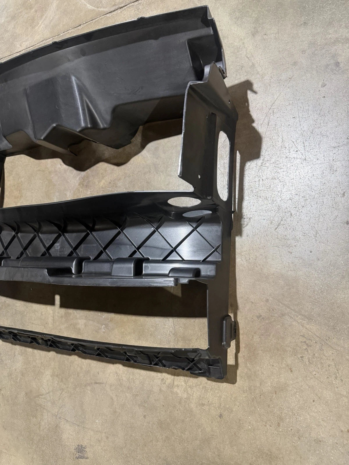 2017-2021 Rolls Royce Wraith & Dawn Front Radiator Intake Air Duct 51647301405