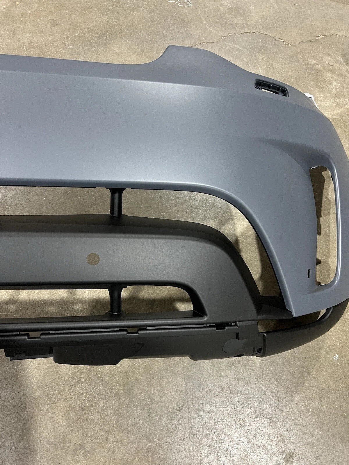 Land Rover Discovery Dynamic Front Bumper Cover LR143297 Fits 2021 2022 2023