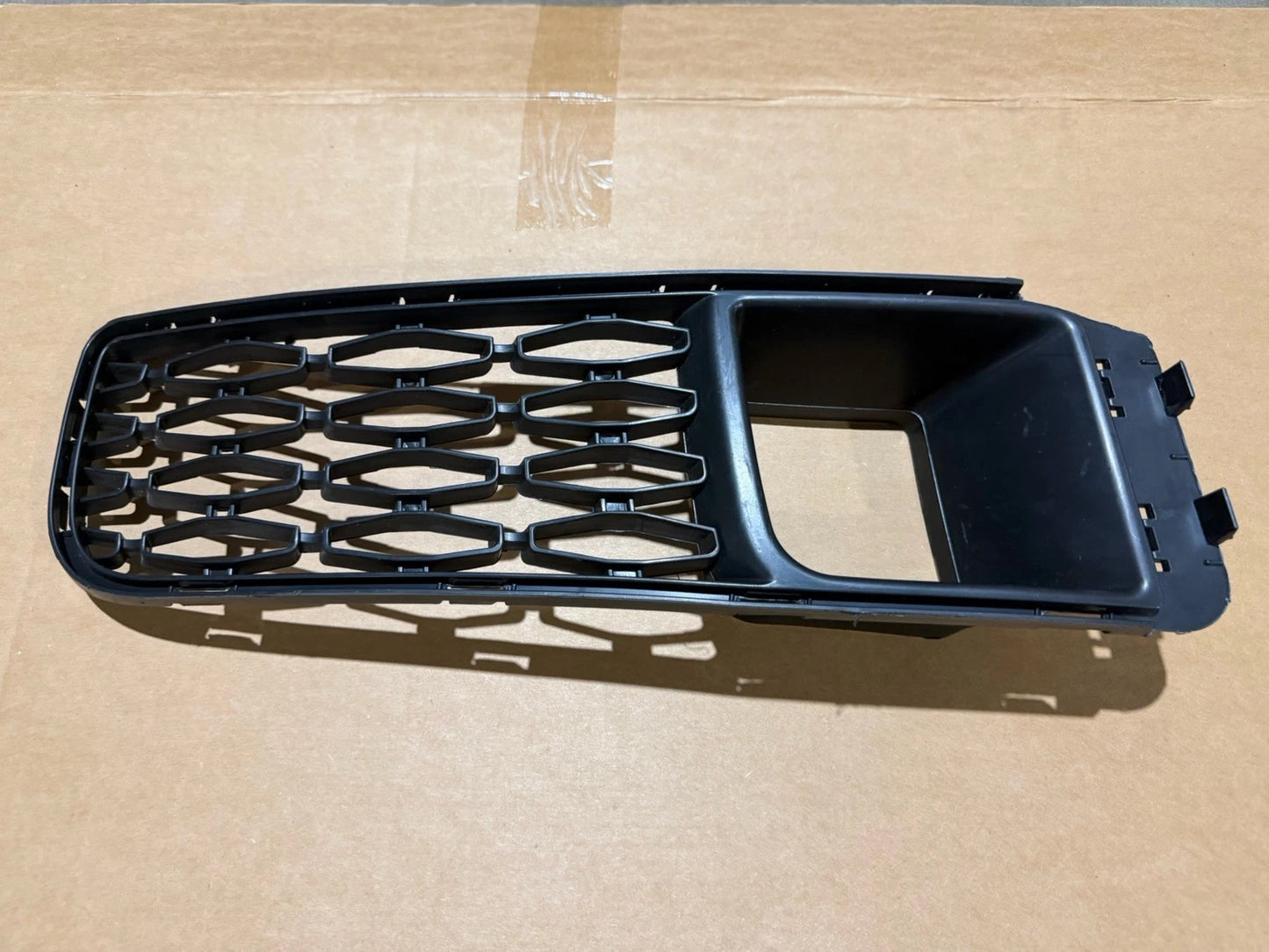 2018-2020 Rolls Royce Ghost Front Bumper Lower Grille Right Passenger Side 51117446961 New