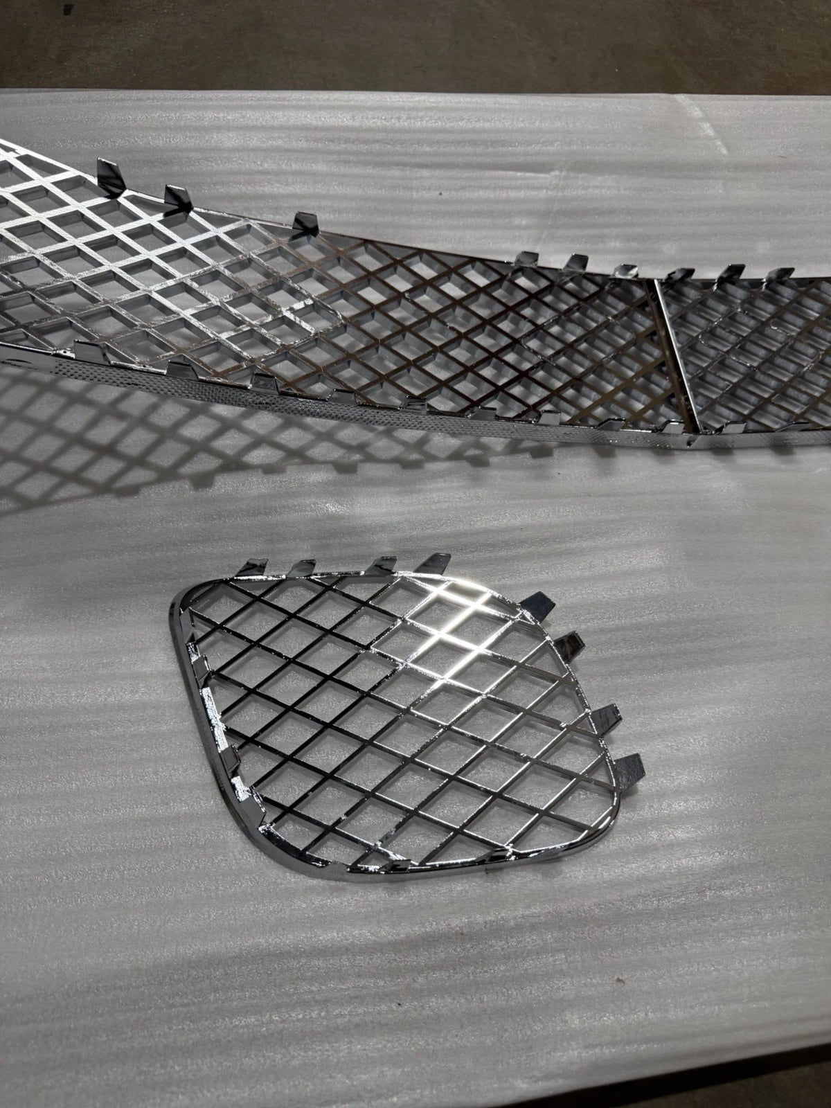 09-13 Bentley Continental Flying Spur Lower Bumper Mesh Grille Set Chrome