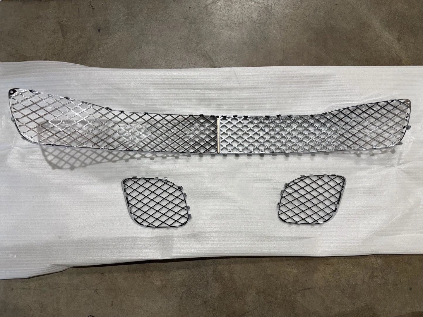 09-13 Bentley Continental Flying Spur Lower Bumper Mesh Grille Set Chrome