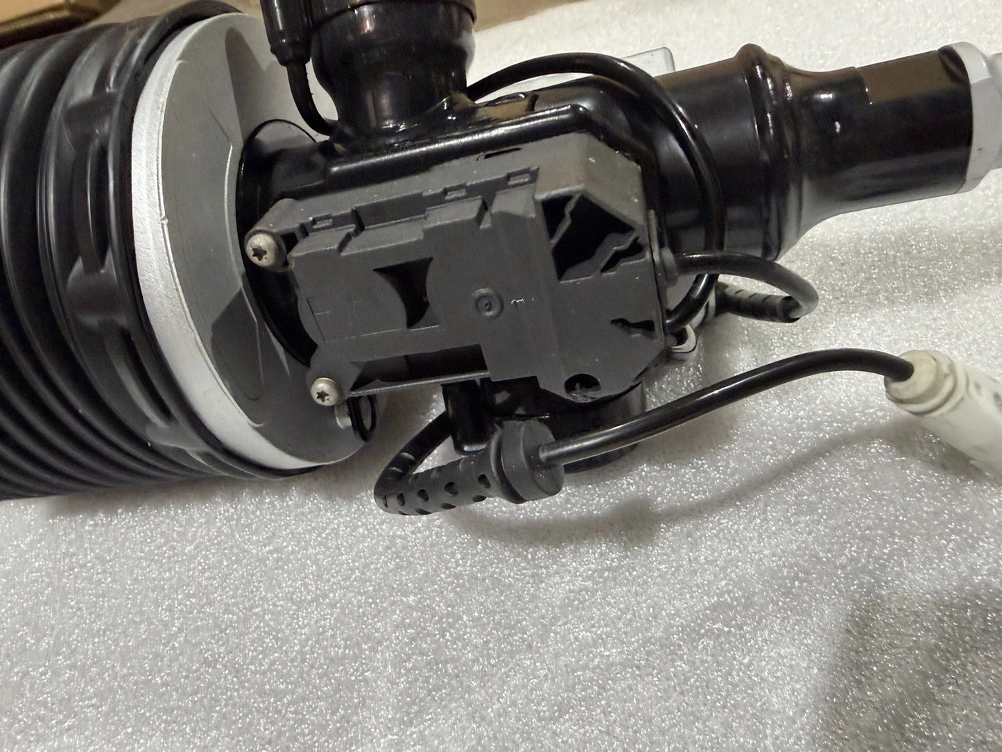 2010-2019 Rolls Royce Ghost Front Air Suspension Strut Spring Left Driver Side