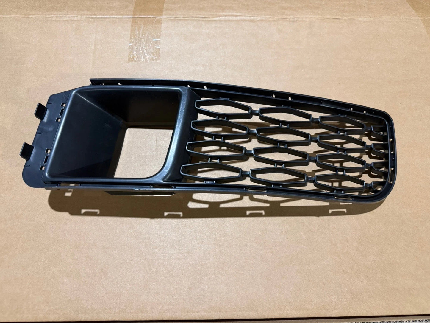 2018-2020 Rolls Royce Ghost Front Bumper Lower Grille Left Driver Side 51117446961 New