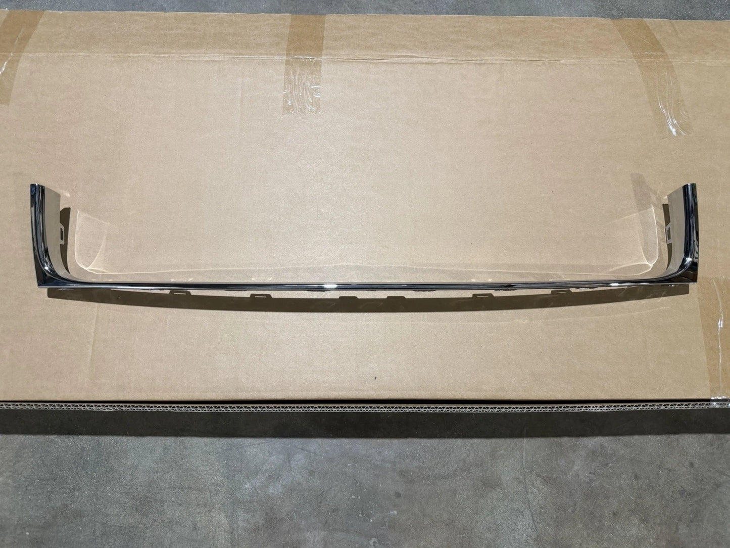 2018-2020 Rolls Royce Ghost Front Bumper Center Molding Trim Chrome Lower