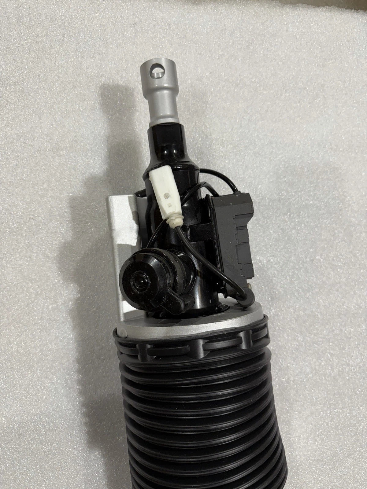 2010-2019 Rolls Royce Ghost Front Air Suspension Strut Spring Left Driver Side