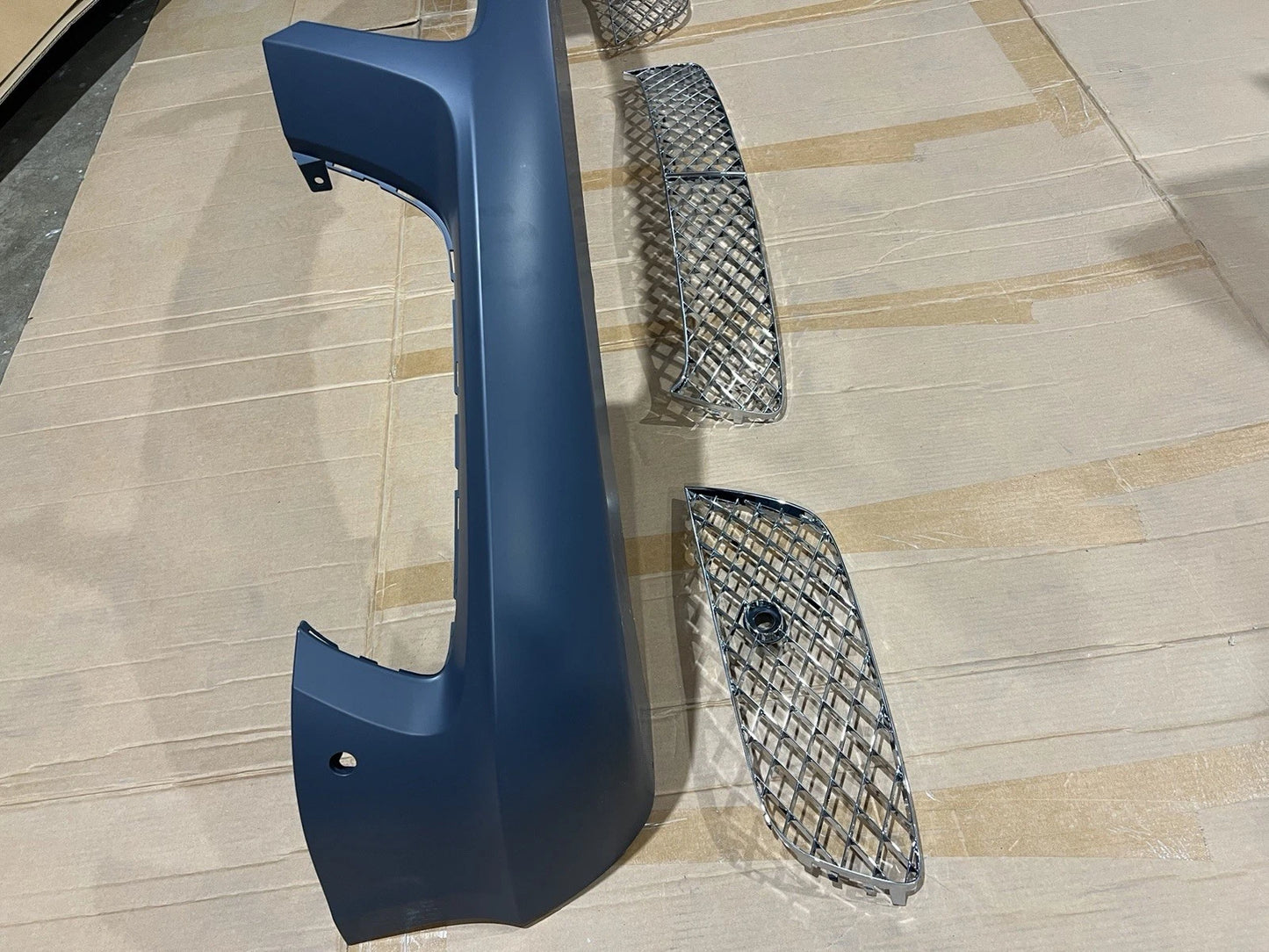 2012-2015 Bentley Continental GT GTC V8 4.0 Front Bumper Cover Lower Grille Set 3W3807217