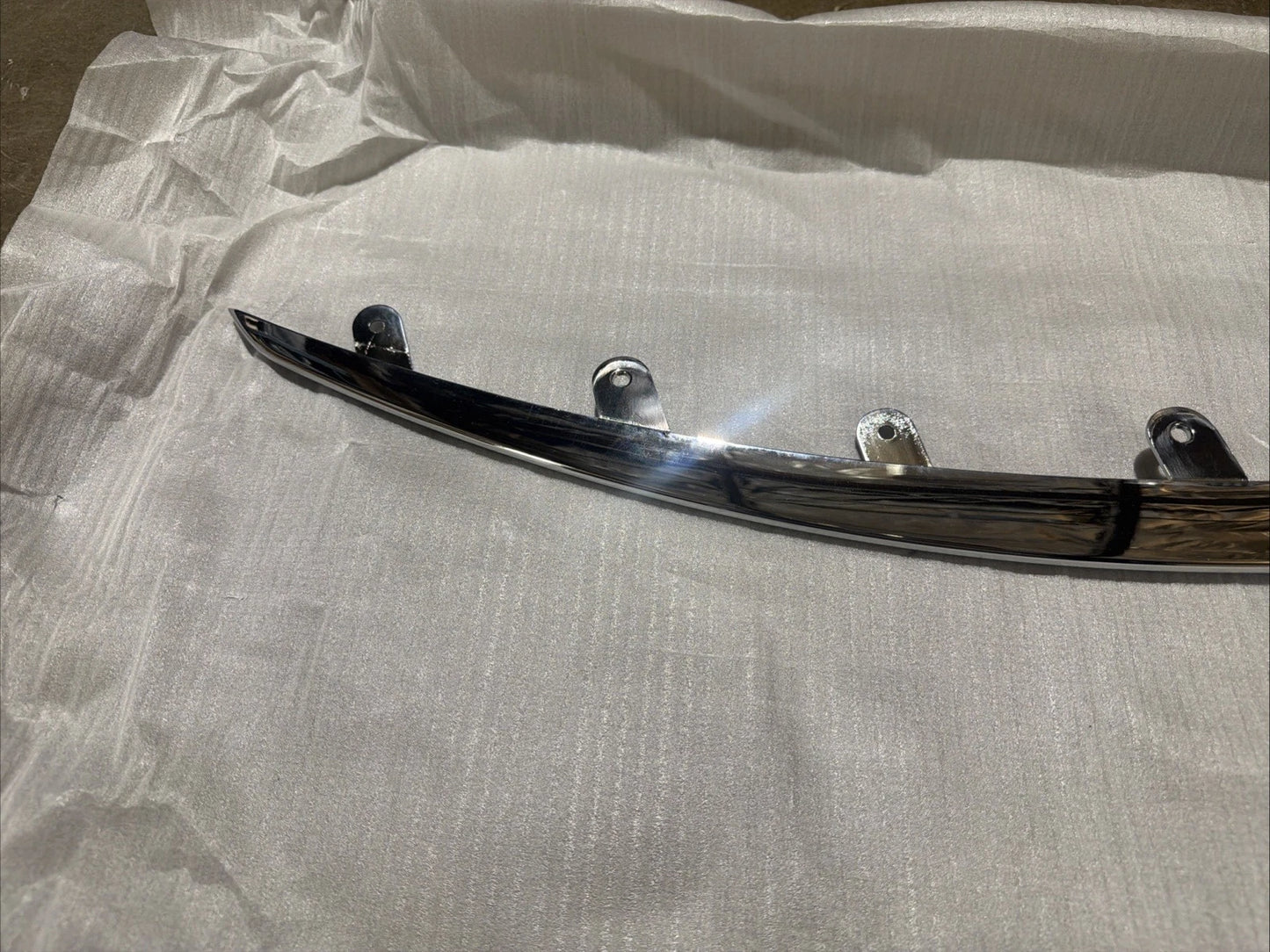 18-23 Rolls Royce Phantom Right Front Bumper Trim Molding Chrome Passenger Side