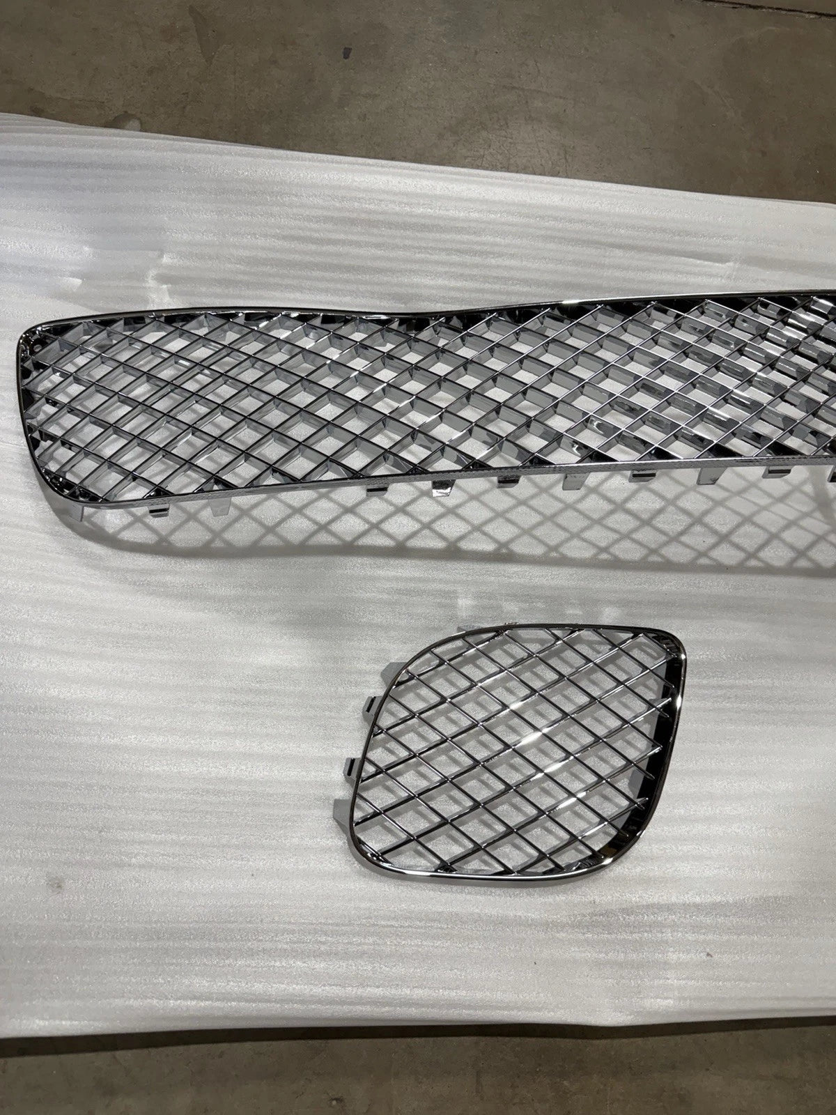 09-13 Bentley Continental Flying Spur Lower Bumper Mesh Grille Set Chrome